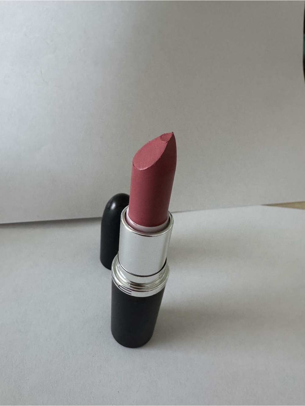 Mac lipstick Sitting pretty 824